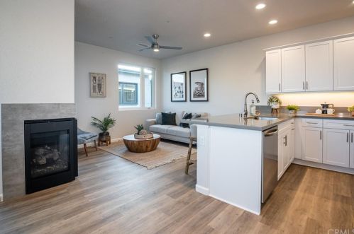 2438 Main St, Morro Bay, CA 93442-1552