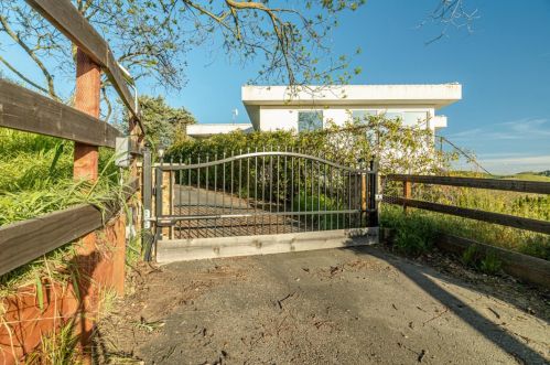 1440 Kahler Ct, San Jose, CA 95132-3408