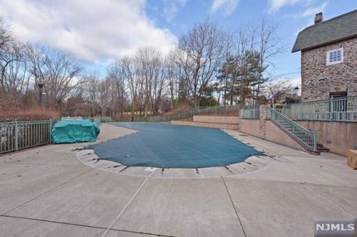 1422 York St, Mahwah NJ  07430-3268 exterior