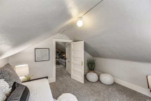 5044 Fairfax Ave, Oakland CA 94601-5811 exterior