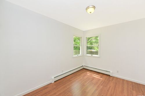 23 Cedar St, Central Islip NY  11722-4139 exterior