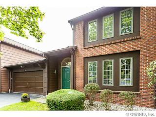 29 Cambridge Ct, Fairport, NY 14450-9174