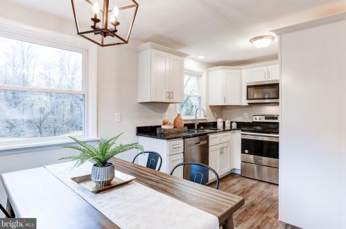 874 King St, Alpine, PA 17339-9575