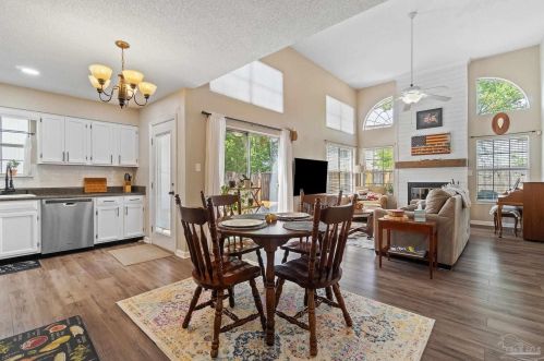 1927 Patrician Way, Fort Walton Beach FL  32547-1036 exterior