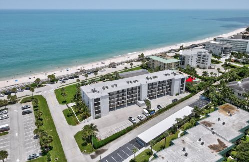 4141 Ocean Dr, Vero Beach, FL 32963-1309