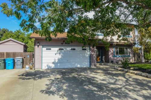 1350 F St, Liberty Farms, CA 95620-2614