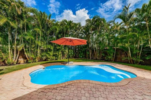 2152 75th Way, Saint Petersburg FL  33710-3846 exterior