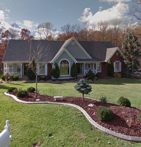 8216 Twin Lakes Ct, Louisville, KY 40214-4431