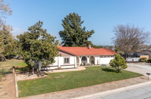 105 Daffodil Dr, Hollister CA  95023-3103 exterior