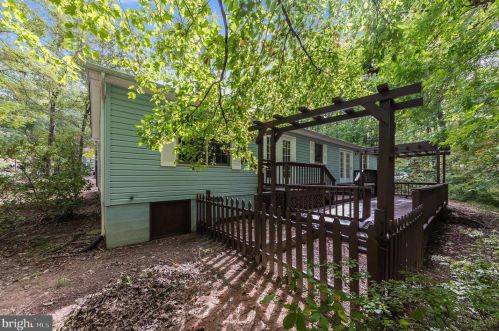 100 Cavalier Ct, Locust Grove VA  22508-5351 exterior