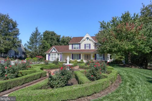 1969 Millport Rd, Lancaster PA  17602-4117 exterior