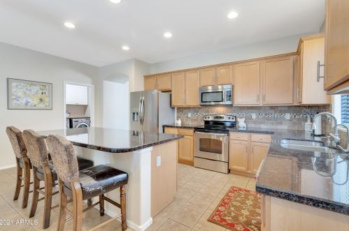 35205 30 Dr, Phoenix AZ 85017-4157 exterior