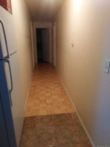 247 Oakley Ave, Floral Park, NY 11003-2533