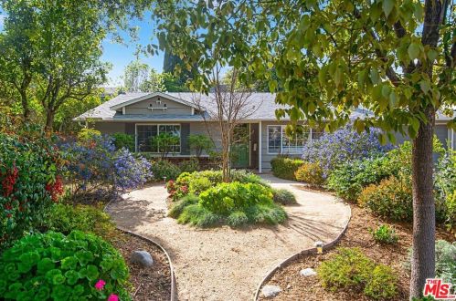 5649 Ventura Canyon Ave, Van Nuys, CA 91401-4531