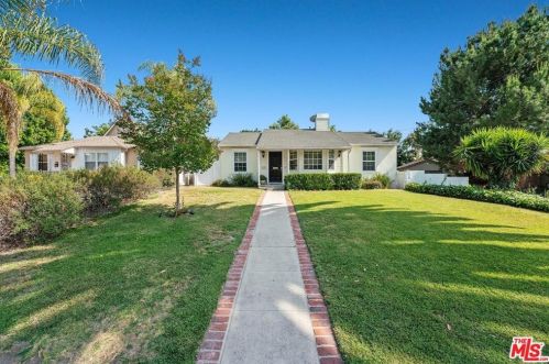 10344 Weddington St, North Hollywood, CA 91601-3527