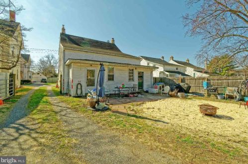 25 Green St, Pilesgrove NJ 08098-1136 exterior