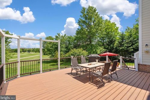 19372 Ml Dm Pl, Leesburg VA 20176-1637 exterior