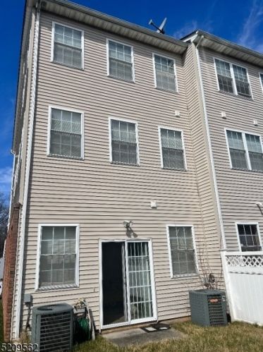 256 Woodland Ave, East Orange, NJ 07017-2026