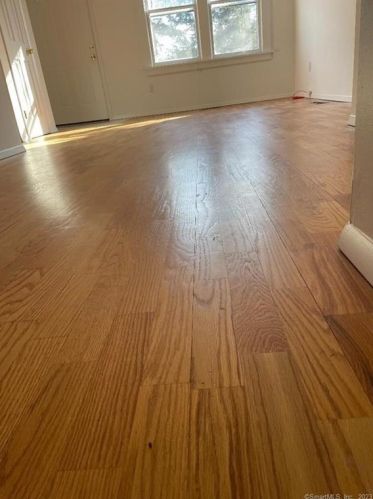 17 Pine Hill Ave, Stamford CT  06906-1516 exterior