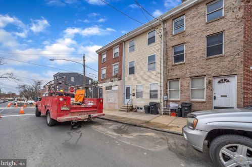 323 Jackson St, Wilmington, DE 19805-3614