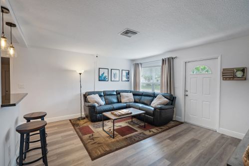 4412 Arbor Way, West Palm Beach, FL 33410-5906