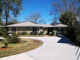 2405 Ormsby Cir, Jacksonville, FL 32210-3927