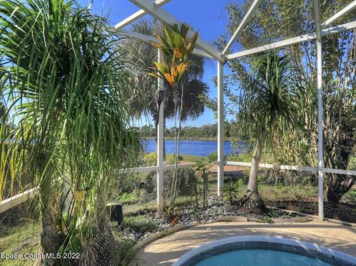 207 Cobia Ct, Sebastian FL  32976-2558 exterior