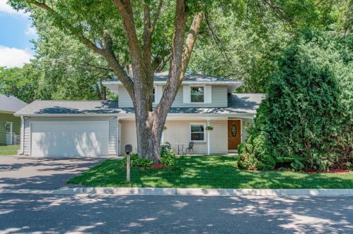 2731 Crown Hill Ct, Saint Paul, MN 55110-4941