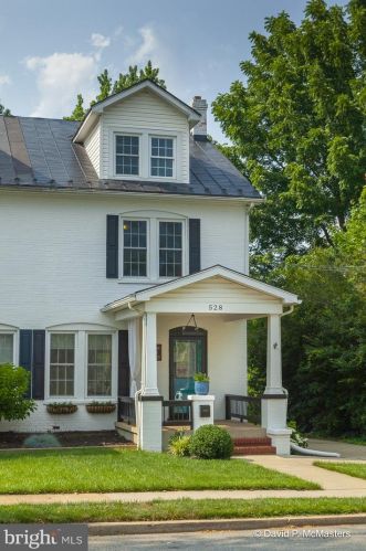 528 Liberty St, Charles Town WV  25414-1830 exterior