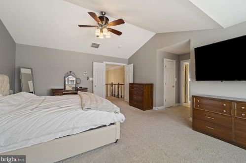 8168 Gilroy Dr, Lorton VA 22079-2936 exterior