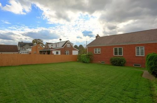 1812 Dailey Ave, Latrobe PA 15650-3027 exterior