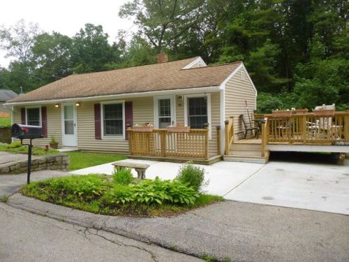 40 Hill St, Auburn, MA 01501-3336