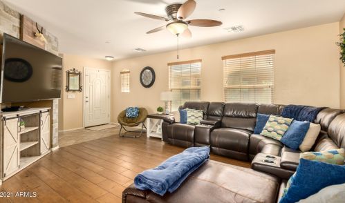 3531 Erie St, Gilbert, AZ 85295-3523