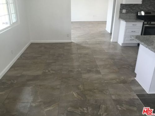 2720 Valencia Dr, Bakersfield CA  93306-6500 exterior