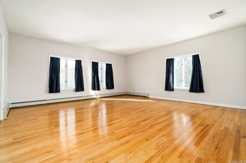 245 Bear Ridge Rd, Pleasantville NY  10570-1801 exterior