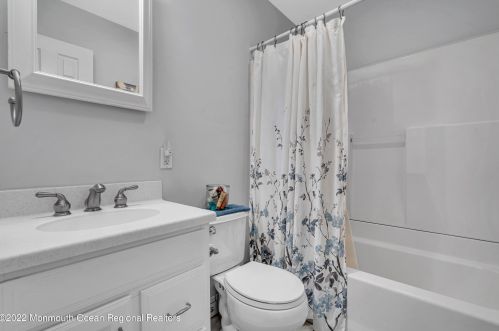 10 Trinity Pl, Jackson Twp NJ  08527-1822 exterior