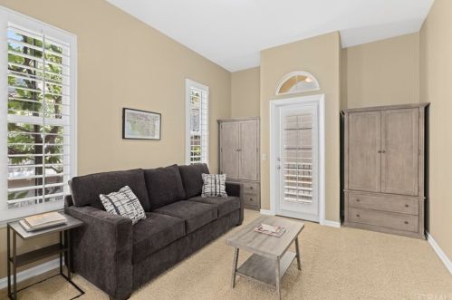 29 Via Amanti, Newport Beach CA  92657-1126 exterior