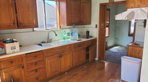 8124 Irvine Ave, North Hollywood, CA 91605-1647