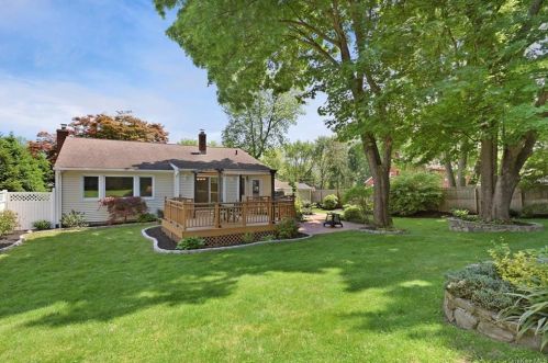 2821 Larkspur St, Yorktown Hgts, NY 10598-3028