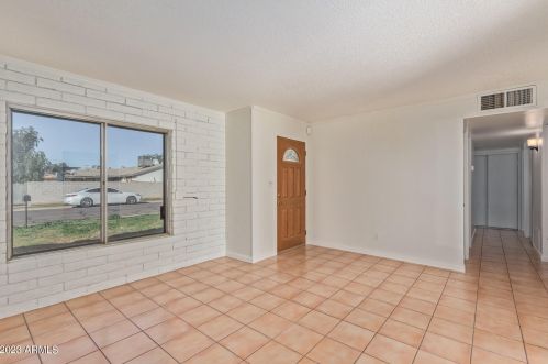 2333 41st Dr, Phoenix AZ  85009-1062 exterior