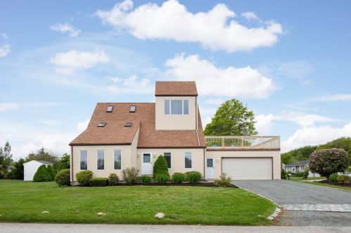2 Bristol Rd, South Kingstown, RI 02882-4808