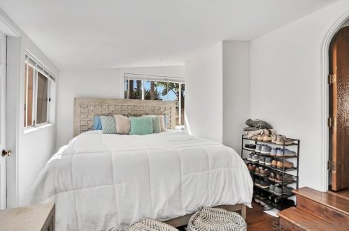 232 Rios Ave, Solana Beach CA  92075-1240 exterior