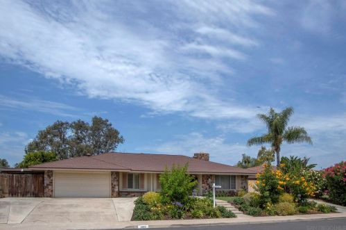 1402 Hacienda Dr, El Cajon, CA 92020-1326