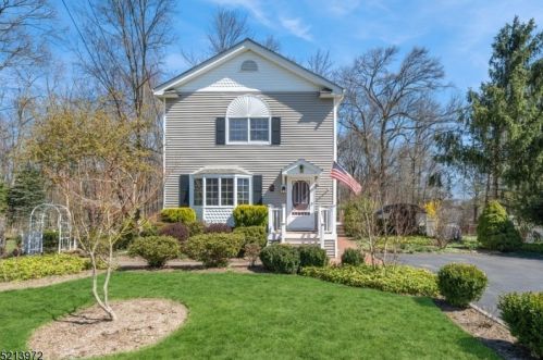 64 Pine Blvd, Cedar Knolls, NJ 07927-1216