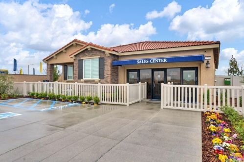 1758 Holguin St, Lancaster, CA 93534-5163