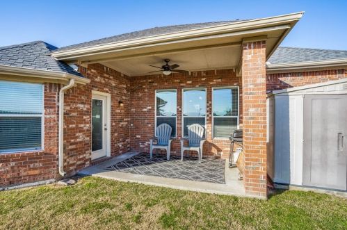 109 Toma Hawk Dr, Greenville TX 75402-2802 exterior