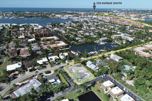 1125 Sandpiper St, Naples, FL 34102-0532