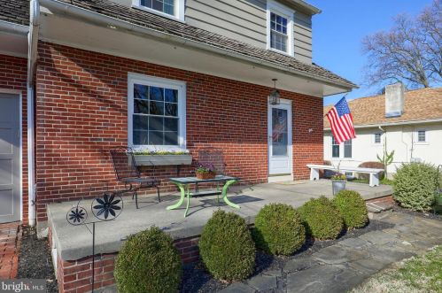 703 Pleasure Rd, Lancaster, PA 17601-4437