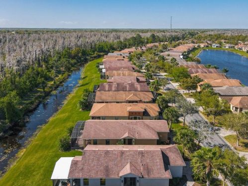 688 Grand Canal Dr, Kissimmee FL 34759-4345 exterior