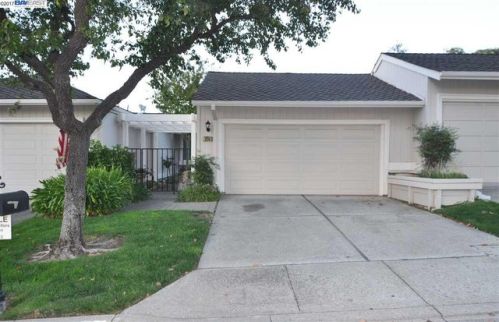 2114 Myrtle Beach Ln, Danville, CA 94526-6214